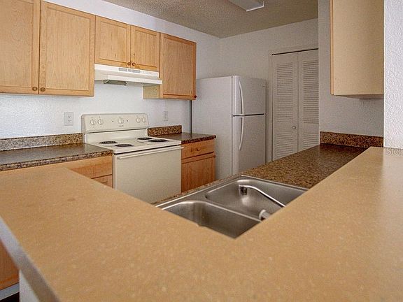 5th image of 2101 Cascades Blvd Unit 204