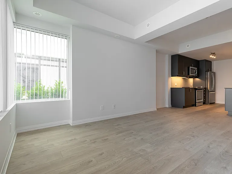 7895 Jane St #Townhouse B-7 — Photo 13