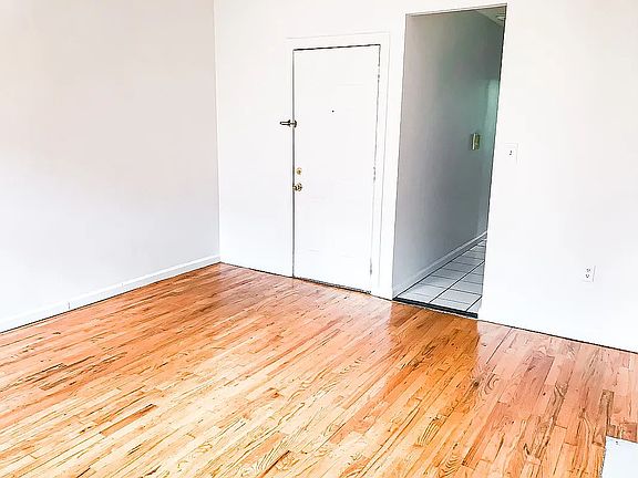 2nd image of 2011 Lexington Ave APT 4