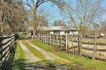 4th image of 18562 Biladeau Ln