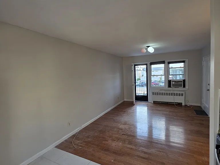824 E Broadway #304 — Photo 2