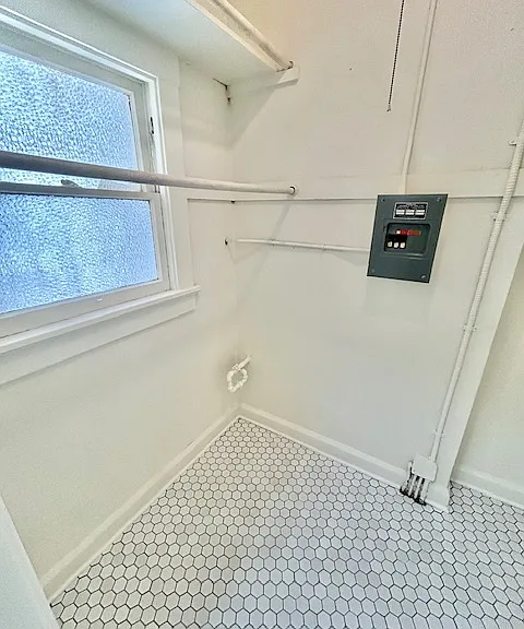 2004 C St #9 — Photo 10