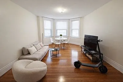 22 Euston St #2