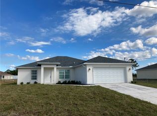 2506 28th St SW, Lehigh Acres, FL 33976