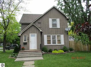 214 W End St, Alma, MI 48801