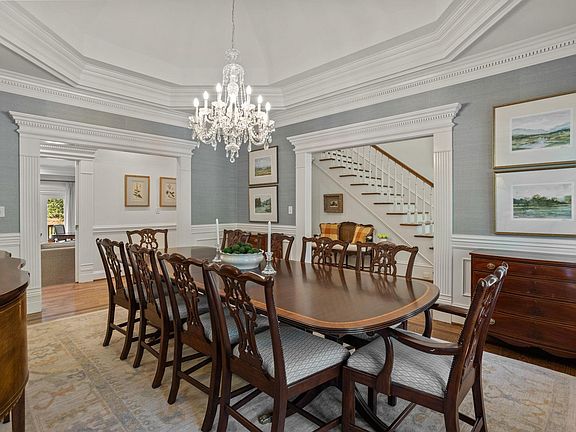 3rd image of 203 Barrington Park Dr