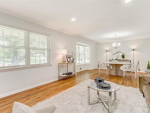 5th image of 4410 Briar Creek Ln