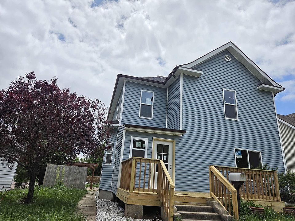 1st image of 1116 W 4th St