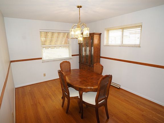 4th image of 2818 Indiana Ave