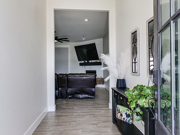 4th image of 5619 Slayde St