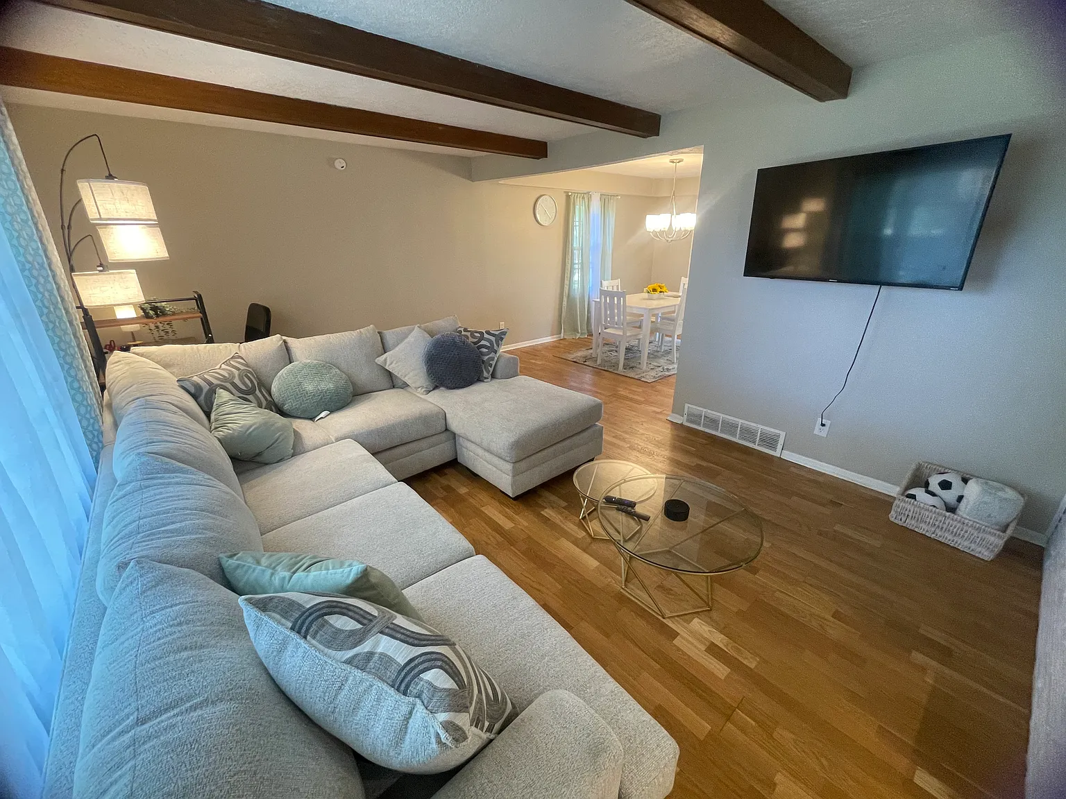 4 bed, 2.5 bath, 1444 sqft, $2,900 — Photo 2