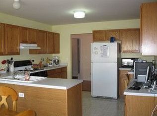 6012 Barkley Ct, McHenry, IL 60050