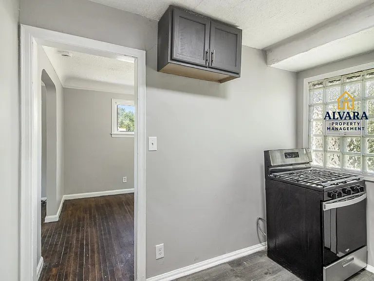 12934 Hayes St — Photo 6