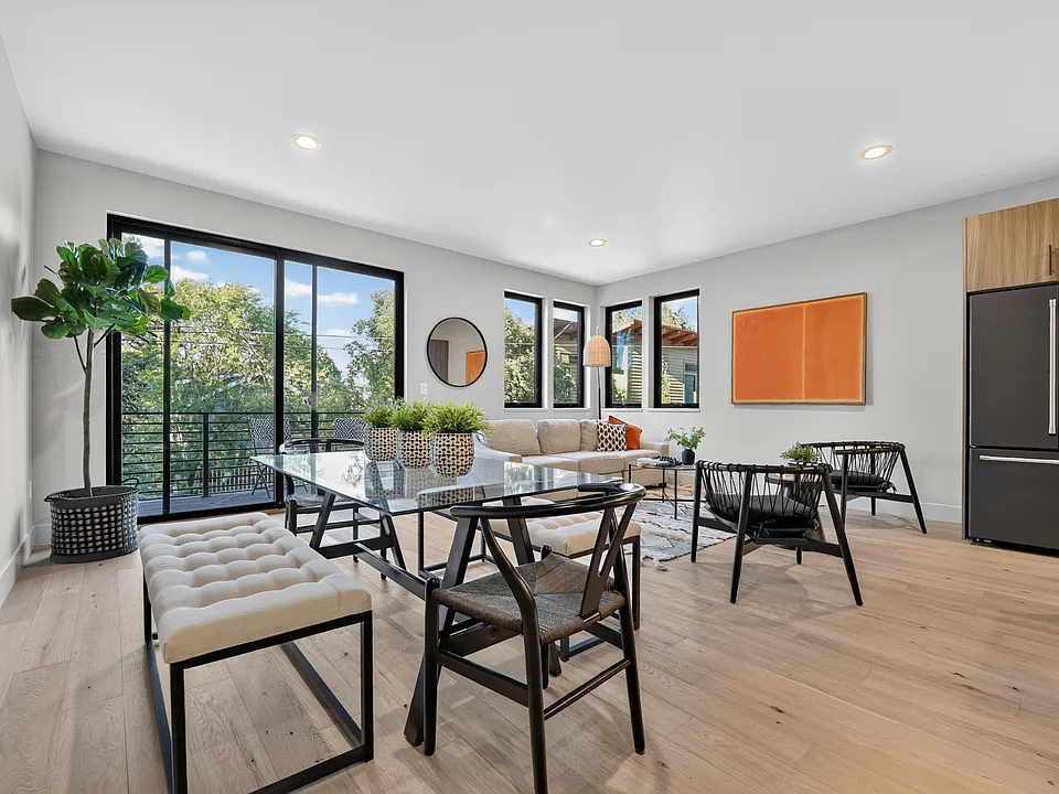 26 NW McCann Ave #4