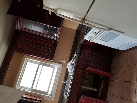 4th image of 10144 117th St
