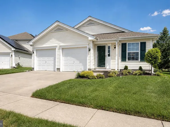 11 Wintergreen Way, Sewell, NJ 08080