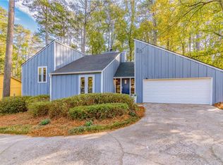 4572 Shallowford Rd, Roswell, GA 30075