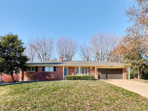 5009 Bellarina Dr, Saint Louis, MO 63129