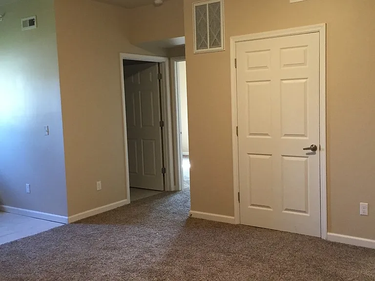 141 Calhoun Ln — Photo 7