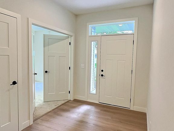 4th image of 30 Cedar Ct