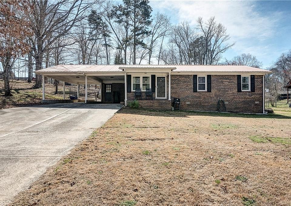 1st image of 320 Chiefvan Ter NE