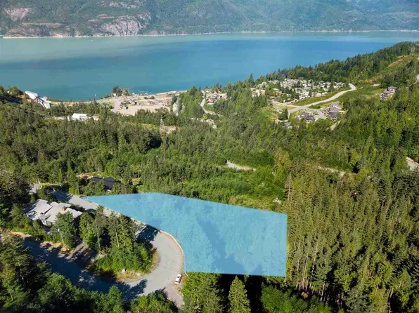 1121 Copper Dr, Squamish, BC V8B 1J2
