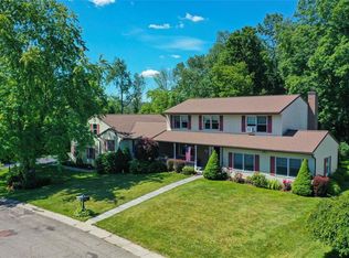 9 Parmerton Dr, Endicott, NY 13760
