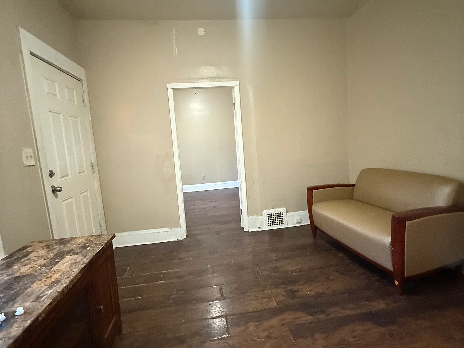 2 bed, 1000 sqft, $995 — Photo 3