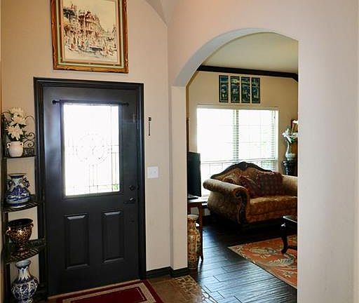 3rd image of 1012 Jenny Dr