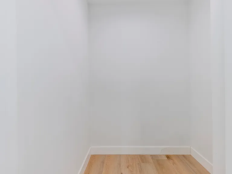 904 N Gardner St #8 — Photo 12