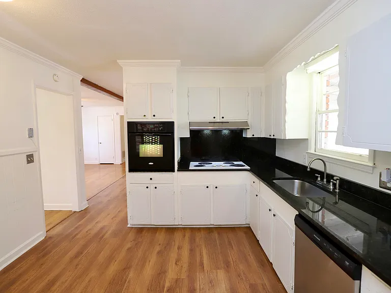 1912 Dominion Dr — Photo 26