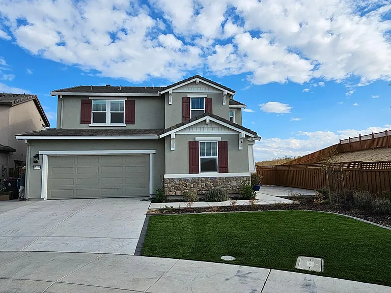 17584 Capricorn Ct — Photo 2