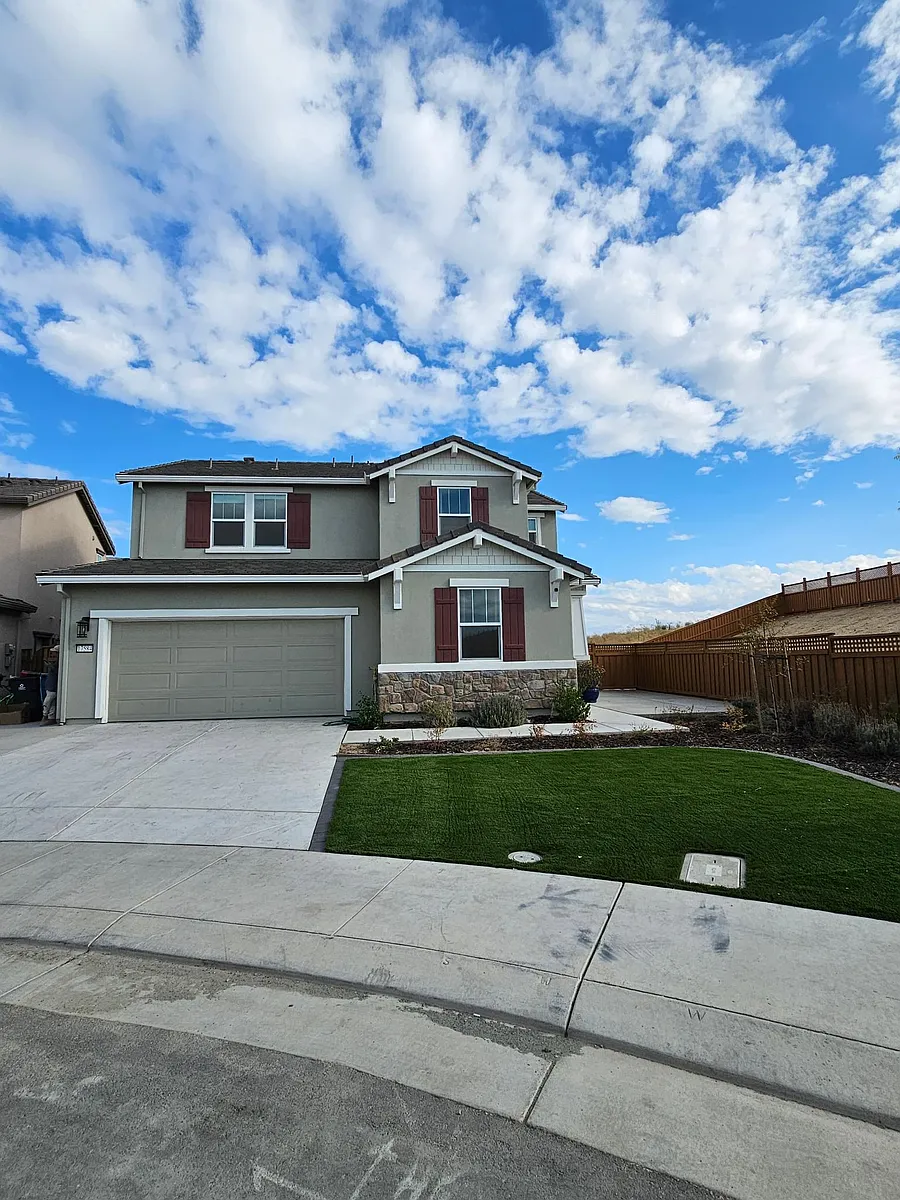 Building Photo - 17584 Capricorn Ct