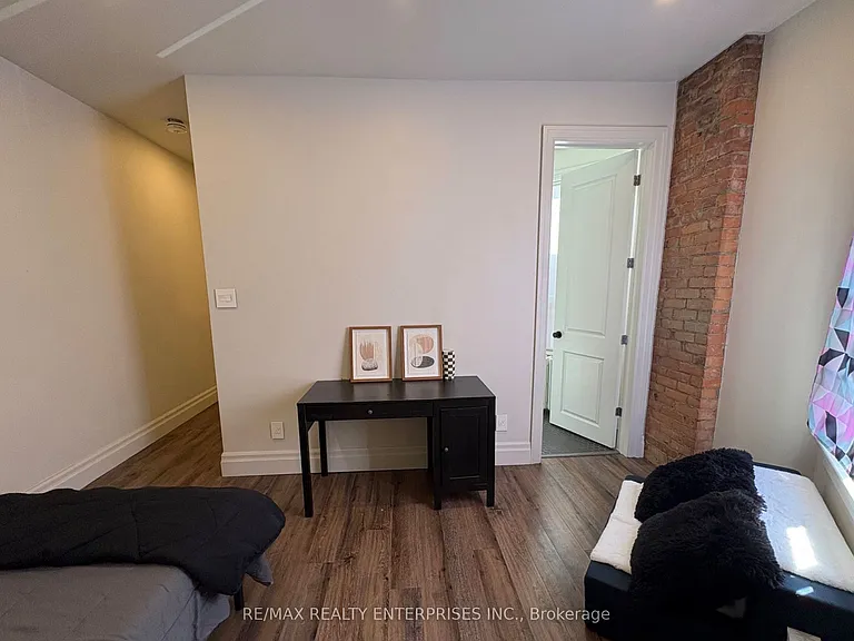 156 James St S #3 — Photo 11