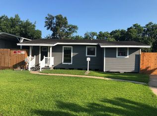 312 Circle Way St, Lake Jackson, TX 77566