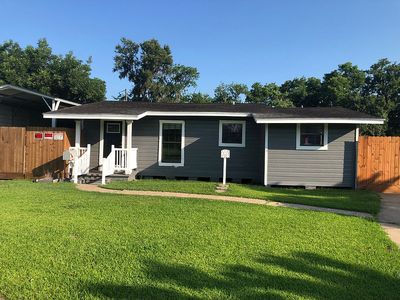 312 Circle Way St, Lake Jackson, TX, 77566