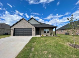 672 Hickory Mdws, Tontitown, AR 72762