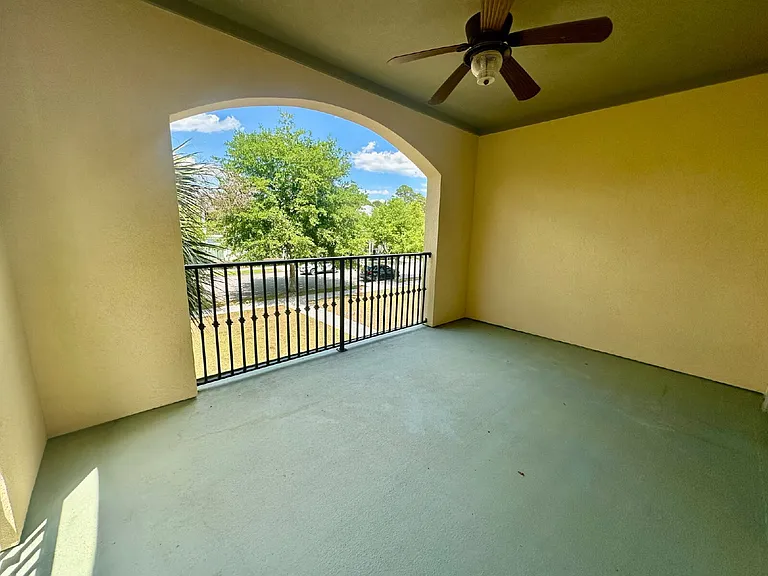 14 E Johnston Way — Photo 3
