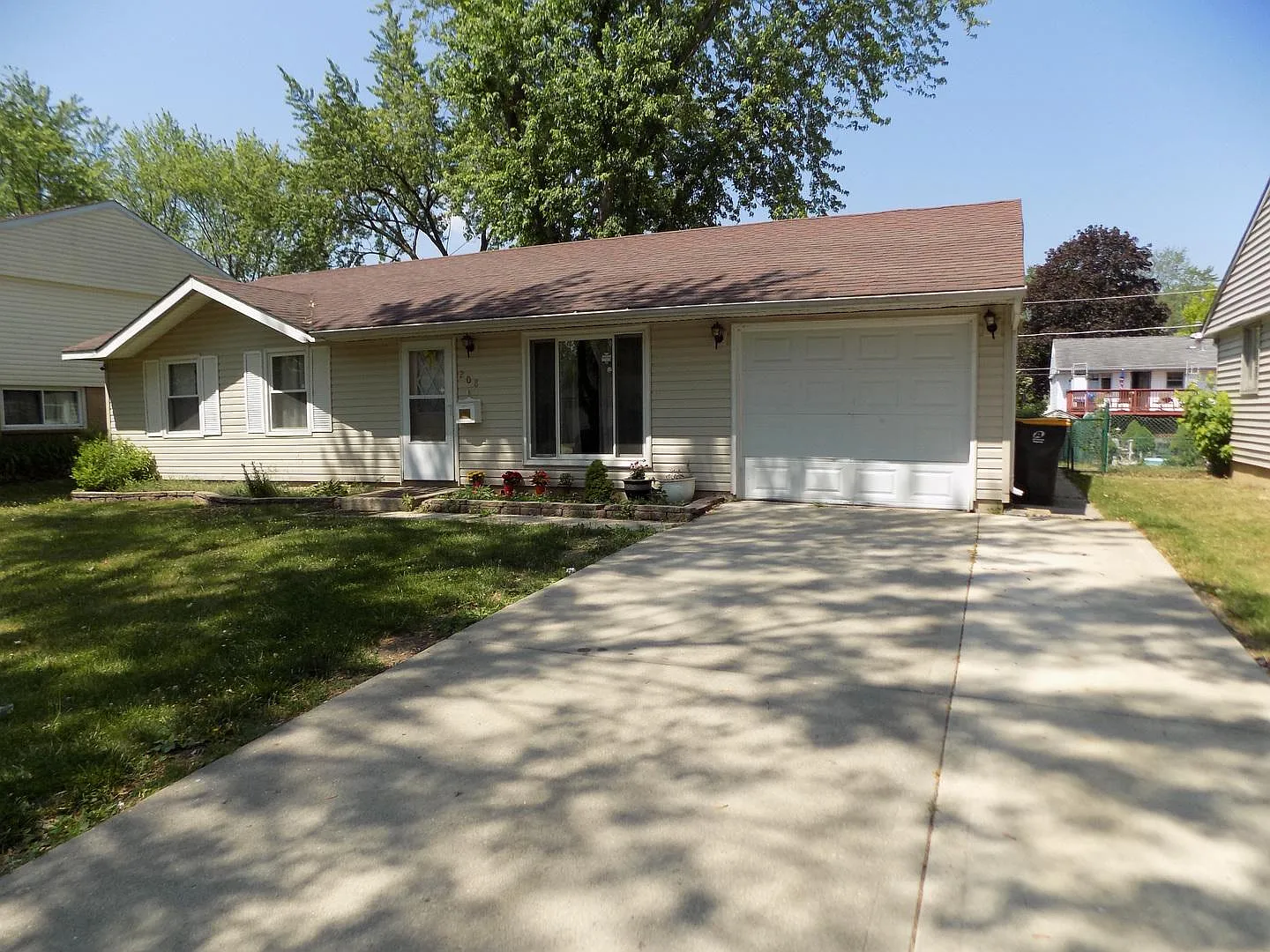 208 Villa Rd photo 1
