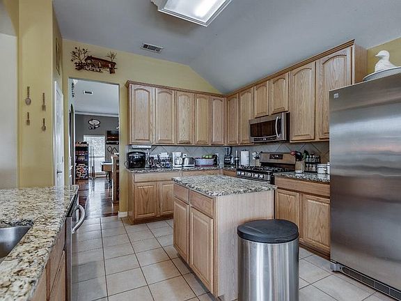 4th image of 951 Mallory Dr