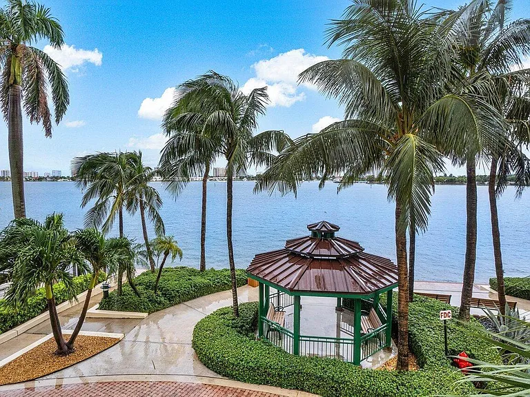 2650 Lake Shore Dr #2403 — Photo 34