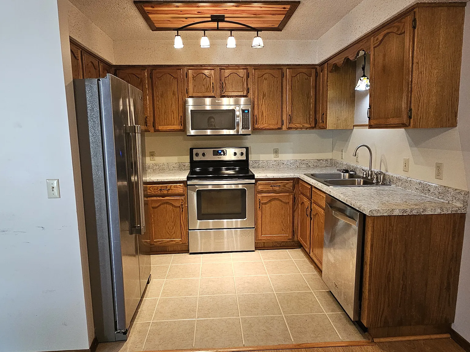 1022 W Catalpa — Photo 4