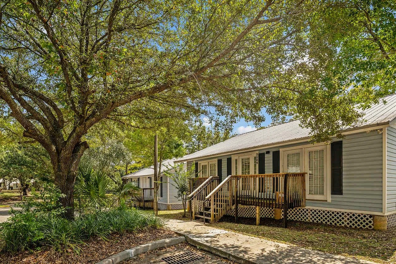 2 bed, 1000 sqft, $1,200 — Photo 3