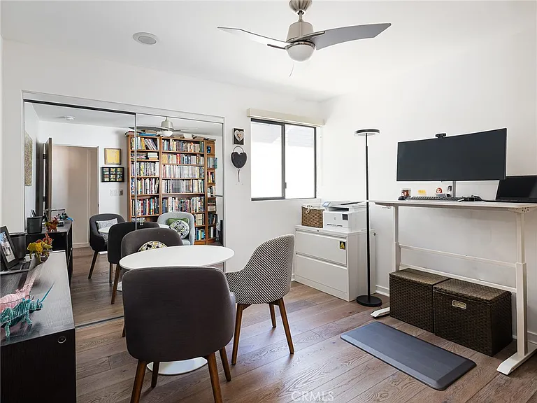 121 E Walnut Ave — Photo 28