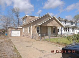 905 S 13th St, Herrin, IL 62948