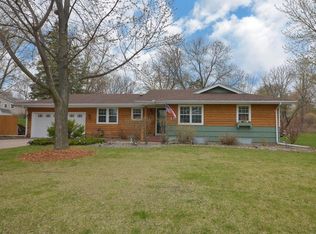 2305 Apache St, Mendota Heights, MN 55120