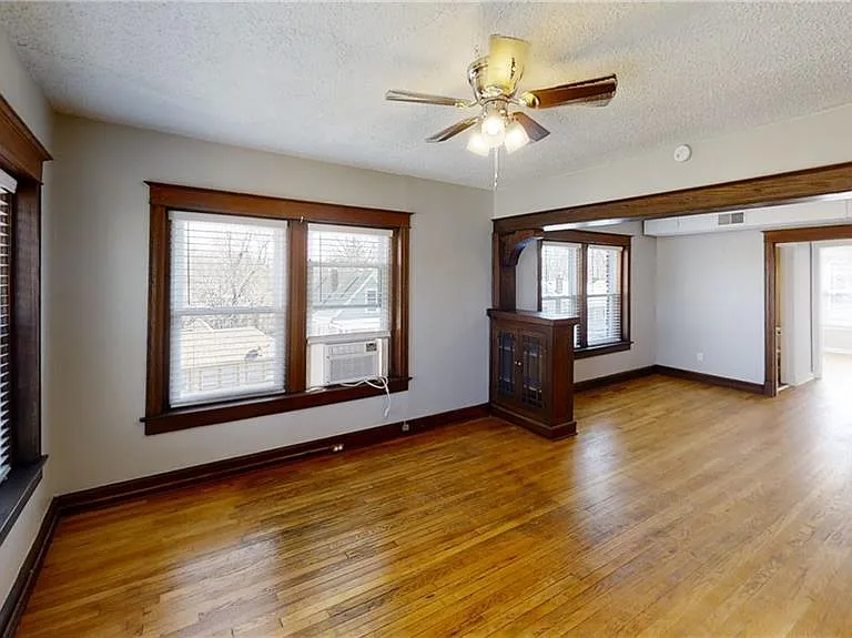 1215 W 41st St #2E — Photo 2