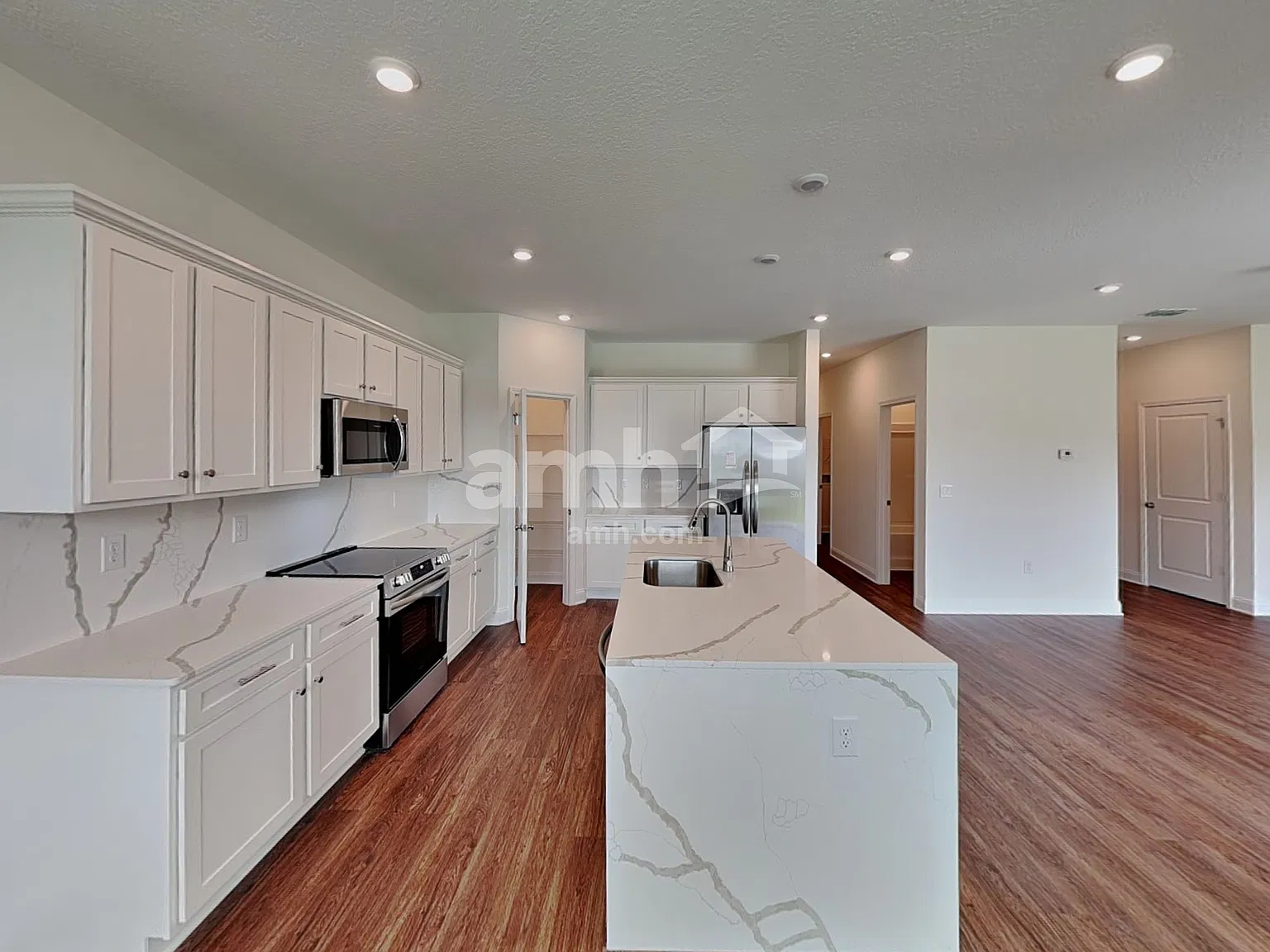 5 bed, 3.0 bath, 2377 sqft, $3,090 — Photo 3
