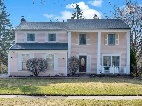 1794 Farmbrook Dr, Troy, MI 48098