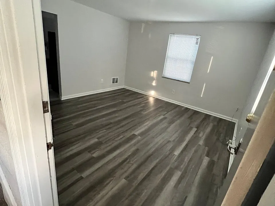 10 Requardt Ln #2